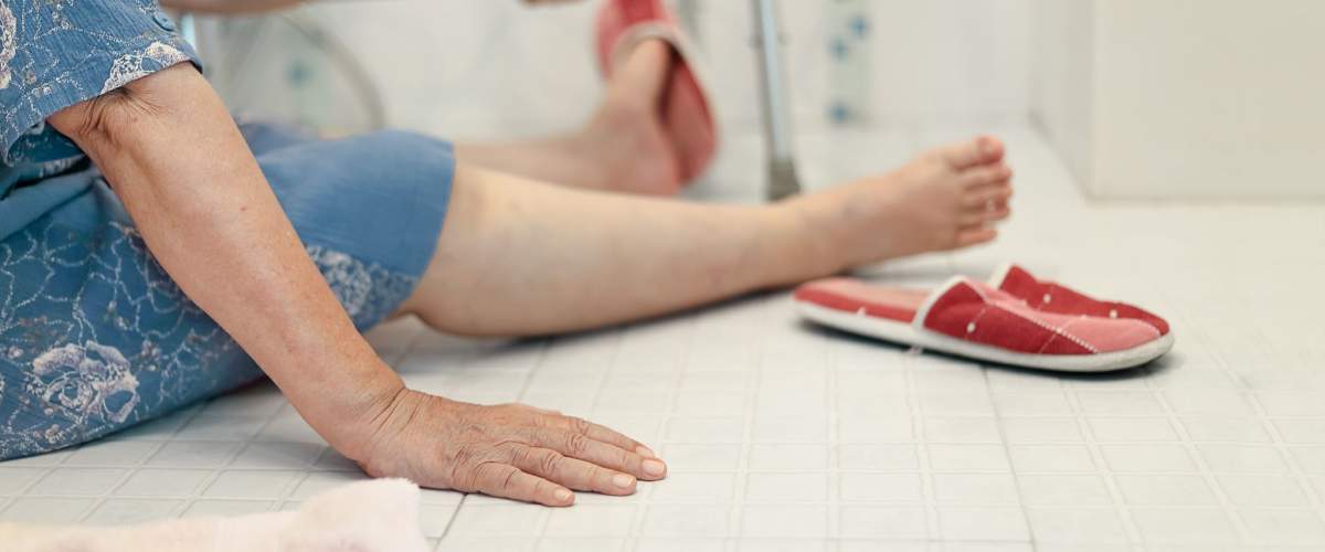 Уход после перелома шейки бедра в Санкт-Петербурге