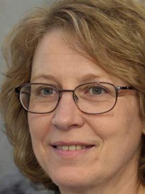 Сиделка в Санкт-Петербурге Перфильева Лилия Тимофеевна